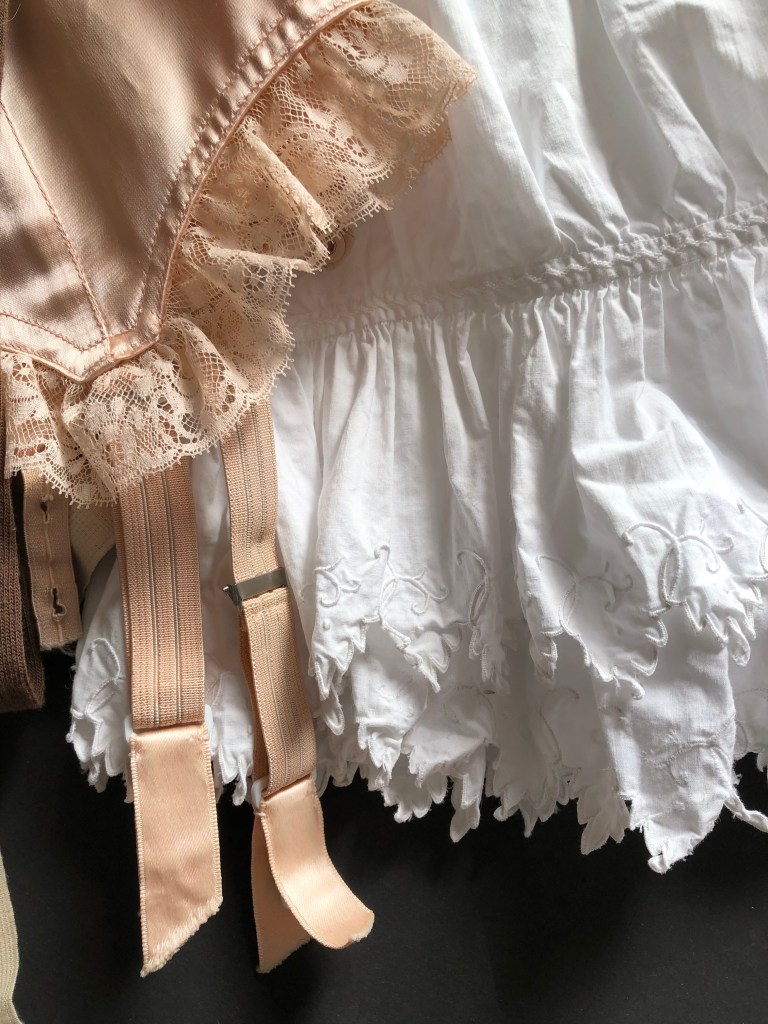 La-mode-en-dessous sneak peak 2